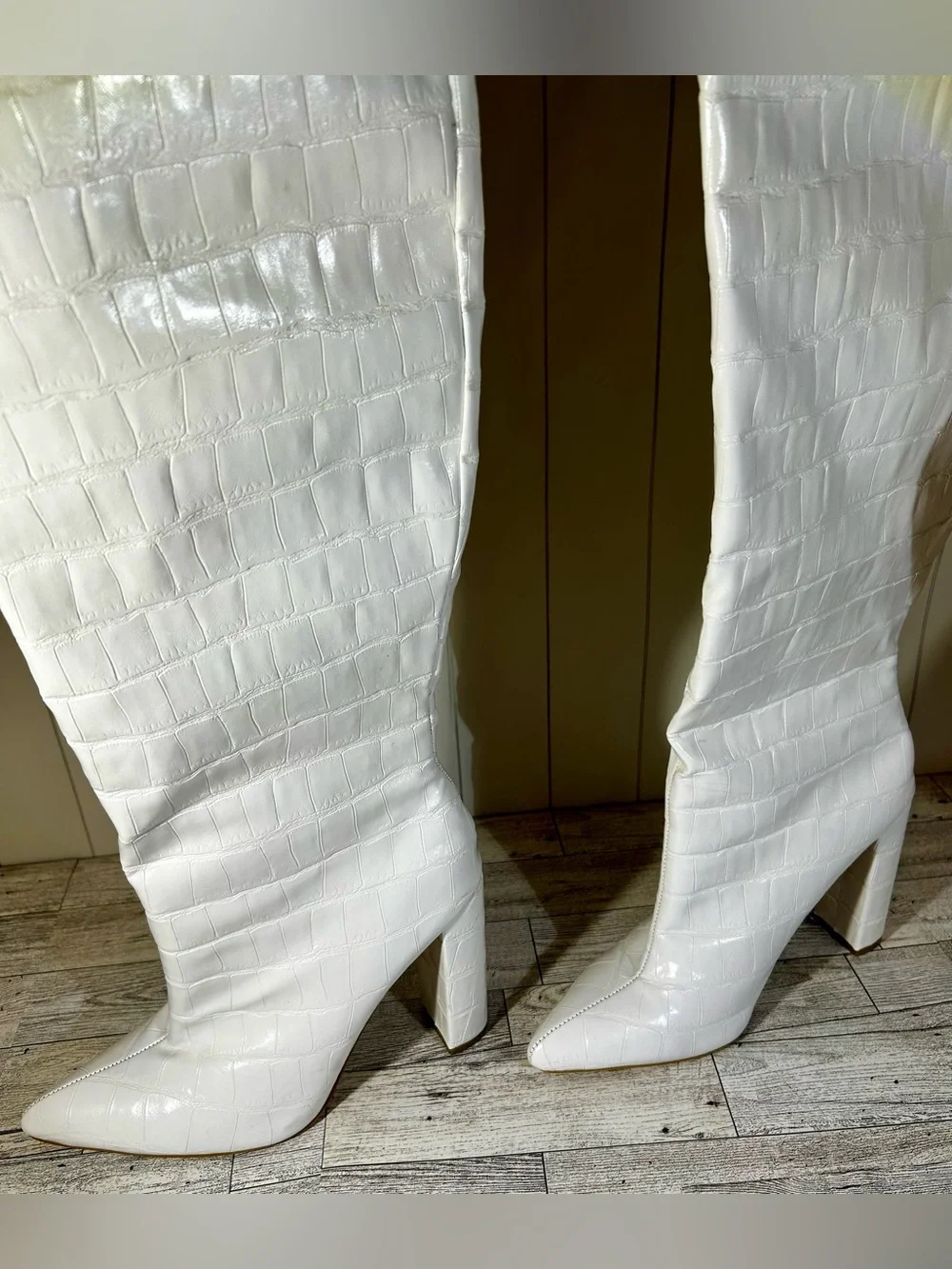 White Croc-Embossed Over-the-Knee Thigh High Pretty Woman Kinky Boots ~Size 7.